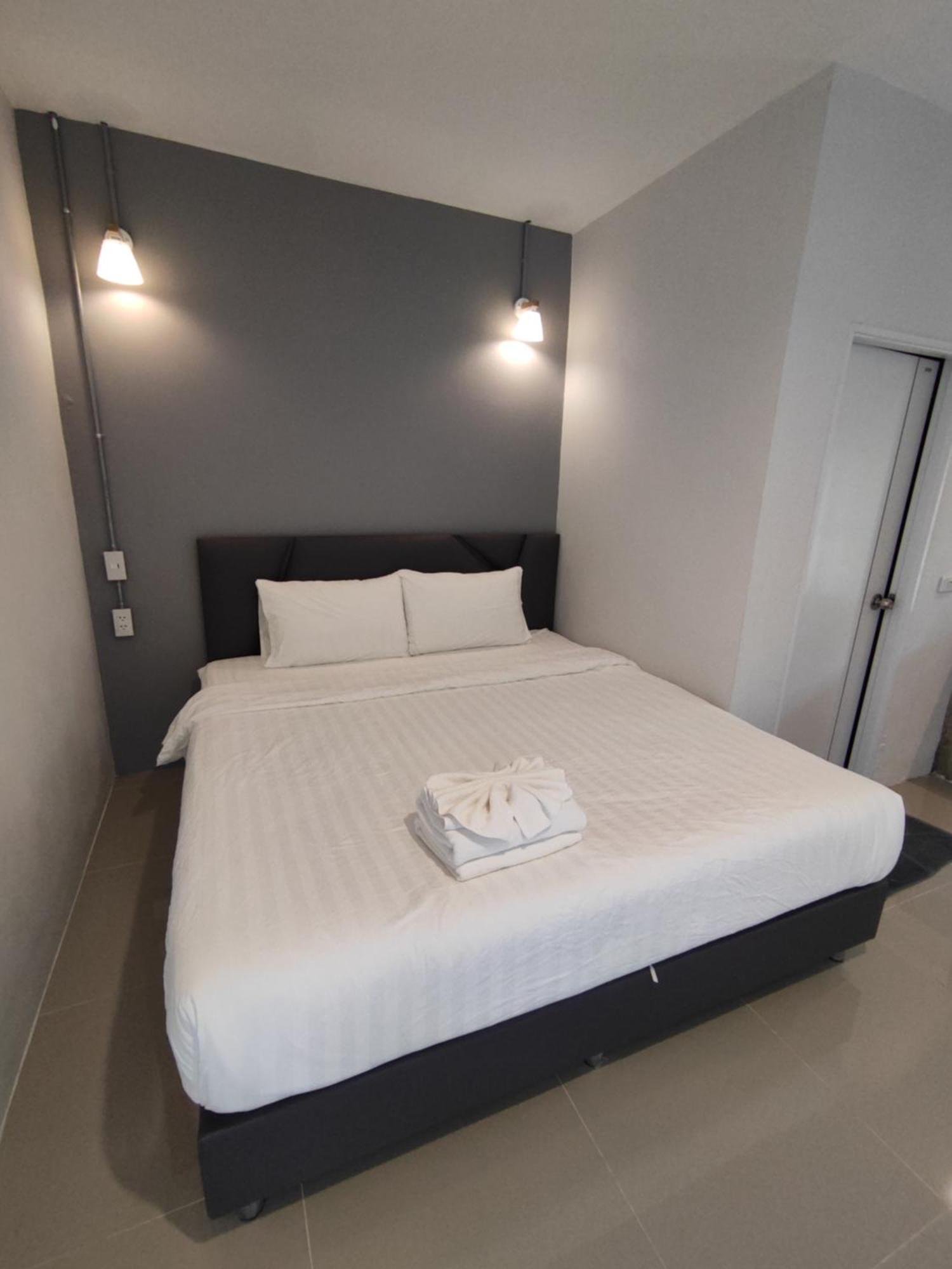 ไลฟ์ โฮเทล ร่องขุ่น - วัดร่องขุ่น เชียงราย Hotel Ban Mai  ภายนอก รูปภาพ